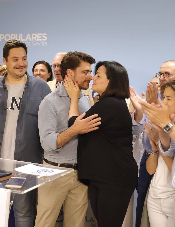 Rostros serios en la sede del PP en Sevilla