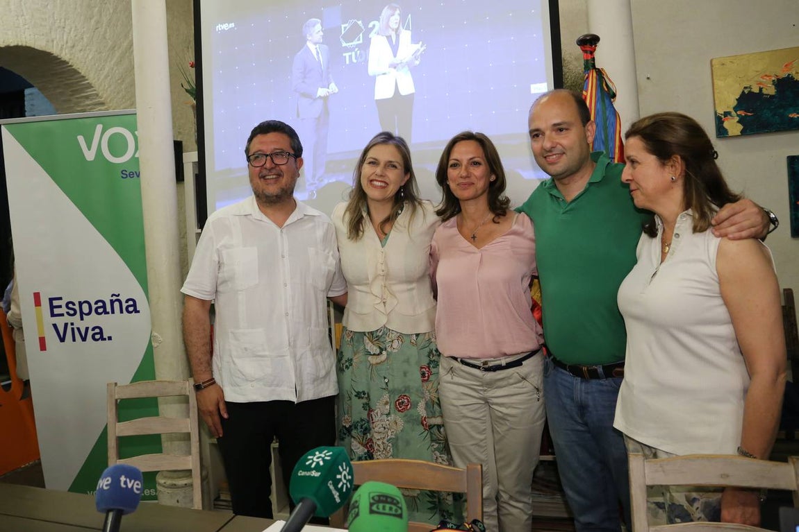 Así vive la noche electoral Vox en Sevilla