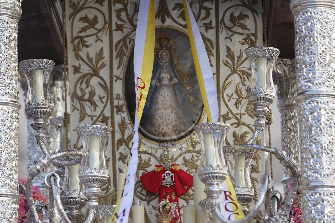 La salida de la hermandad del Rocío de Córdoba, en imágenes