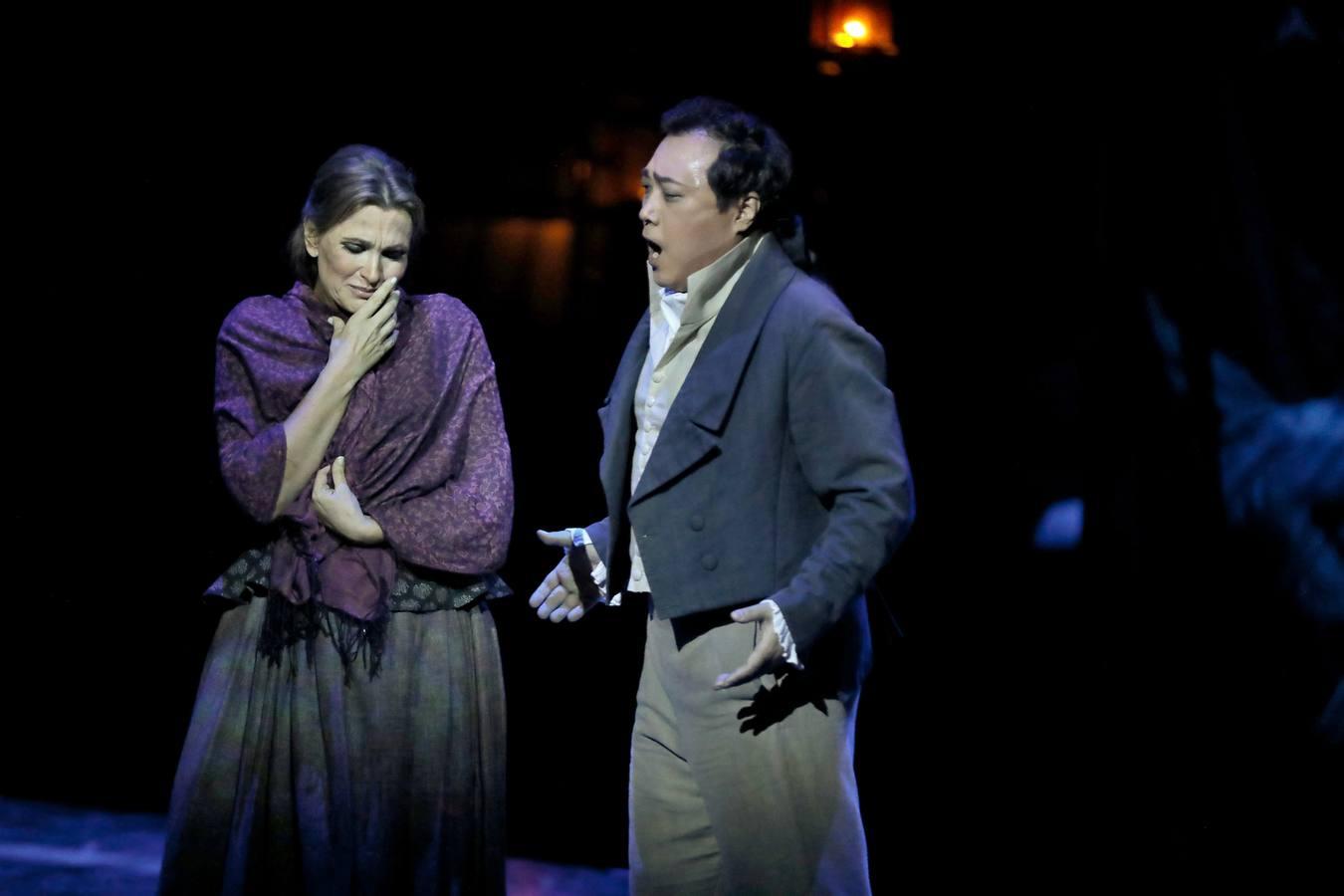 En imágenes, la ópera «Andrea Chénier», un amor trágico en el Teatro de la Maestranza