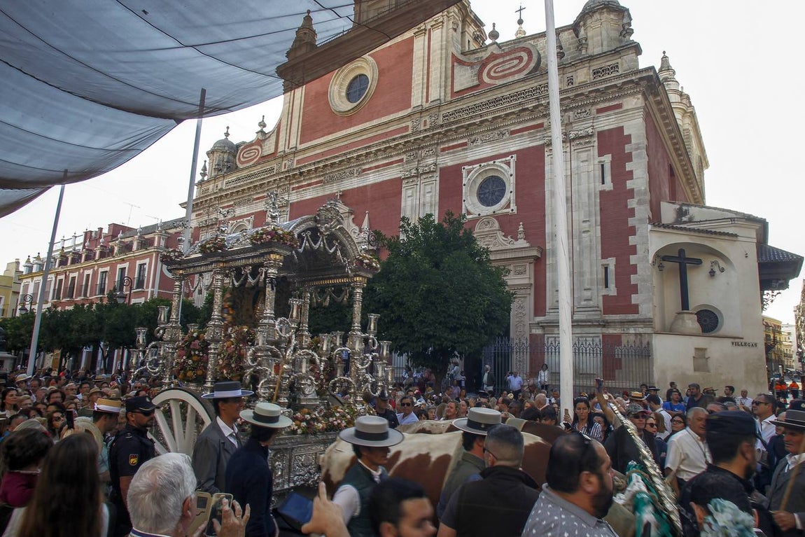 En imágenes, la salida de la hermandad del Rocío de Sevilla