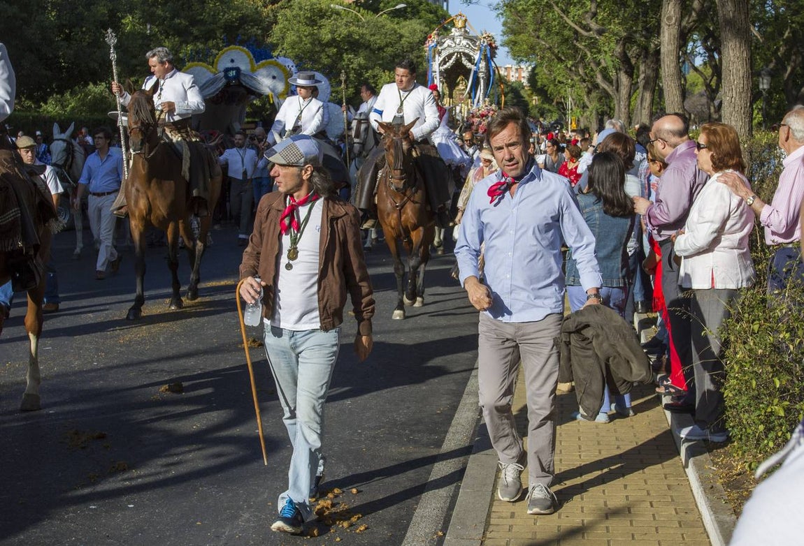 Multitudinaria salida de la hermandad del Rocío de Huelva