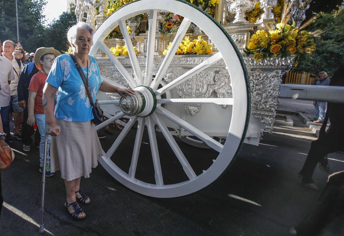 En imágenes, la salida de la hermandad del Rocío de Sevilla Sur