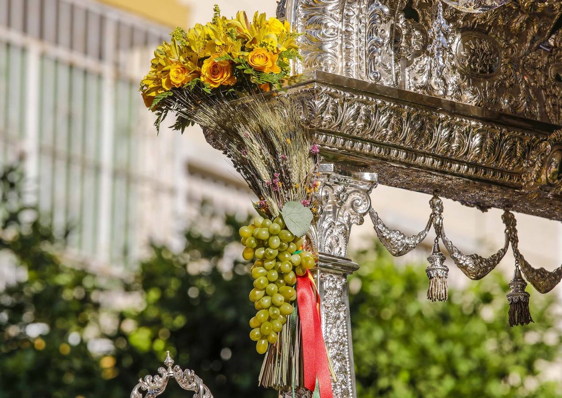 En imágenes, la salida de la hermandad del Rocío de Sevilla Sur