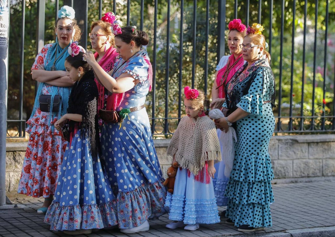 En imágenes, la salida de la hermandad del Rocío de Sevilla Sur
