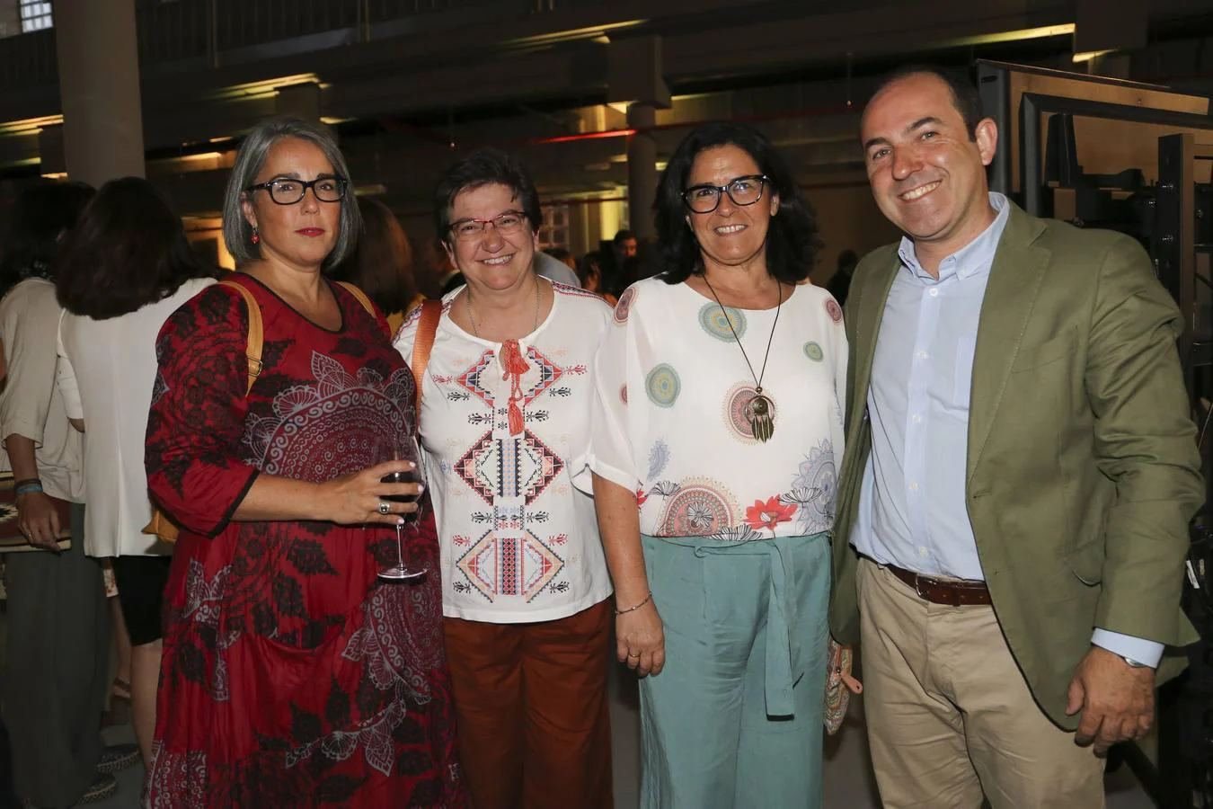 Inma Cordero , Loli Moreno , Susana González y Juan Luis Delcán