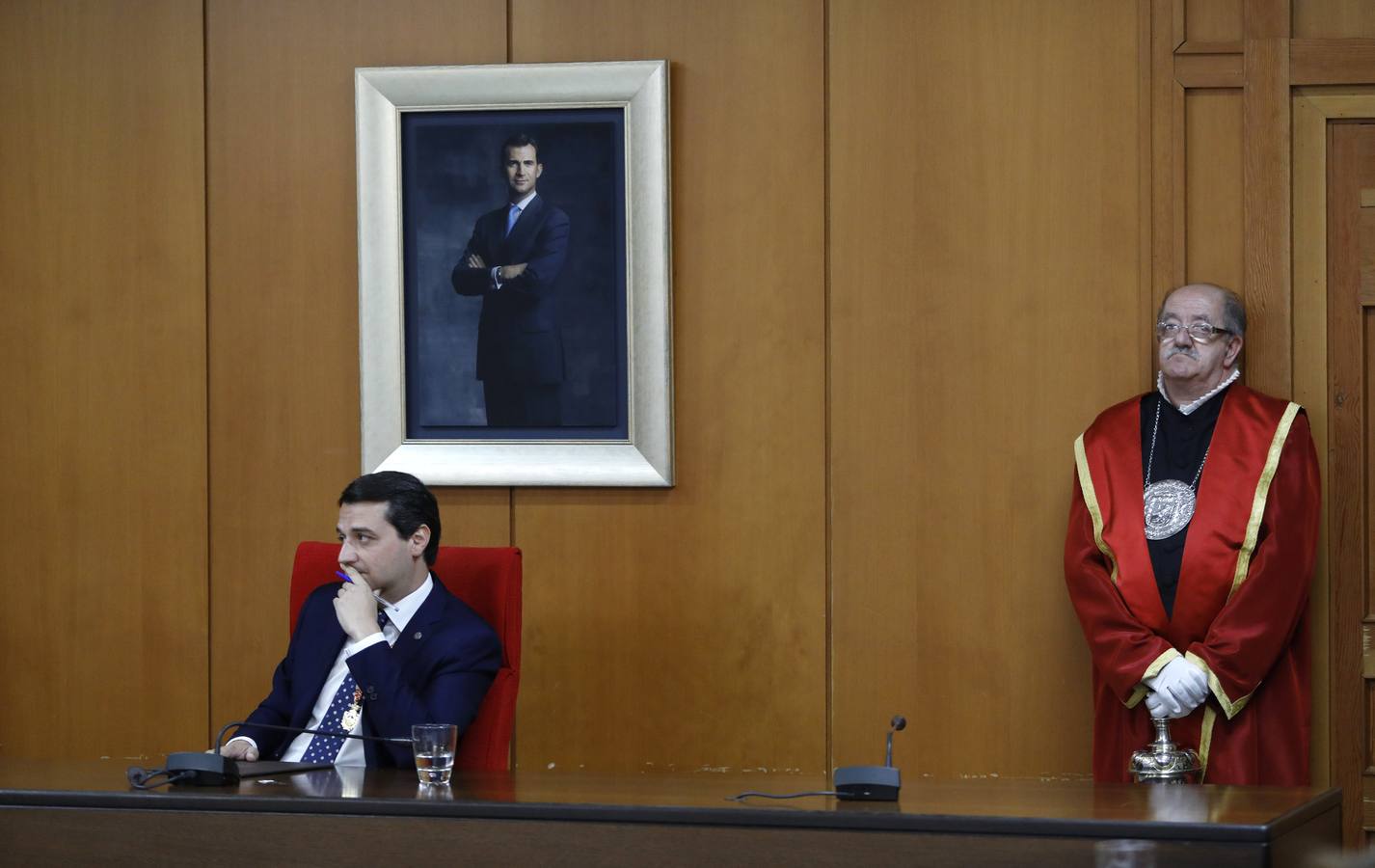 El Pleno de investidura del alcalde de Córdoba, José María Bellido, en imágenes