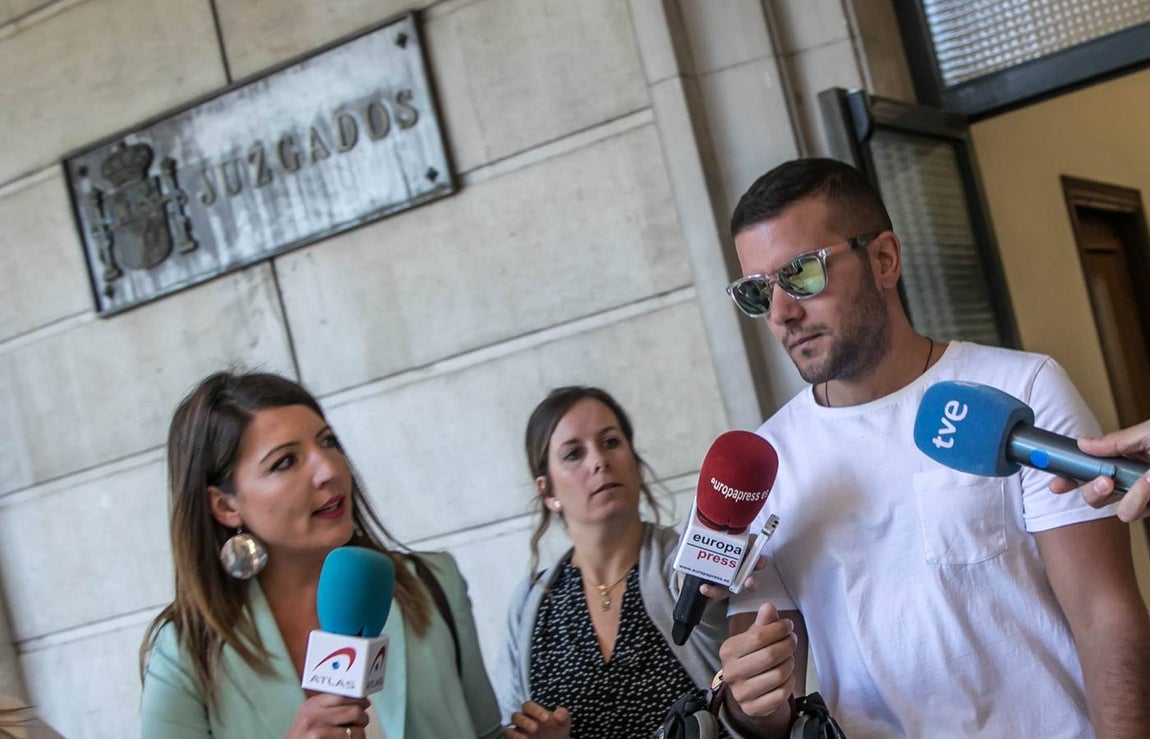 Los últimos momentos en libertad de los miembros de La Manada