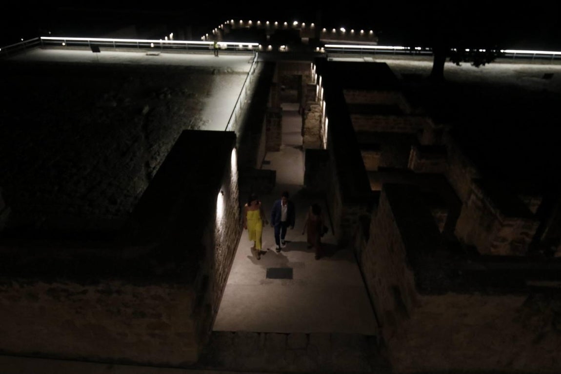 El espectáculo nocturno de Medina Azahara, en imágenes