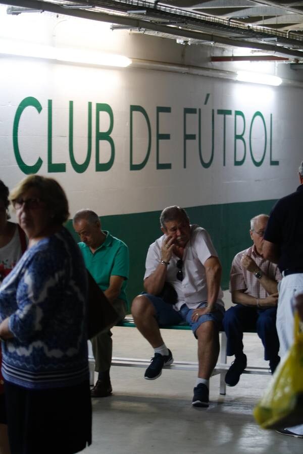 La renovación de abonos del Córdoba CF, en imágenes