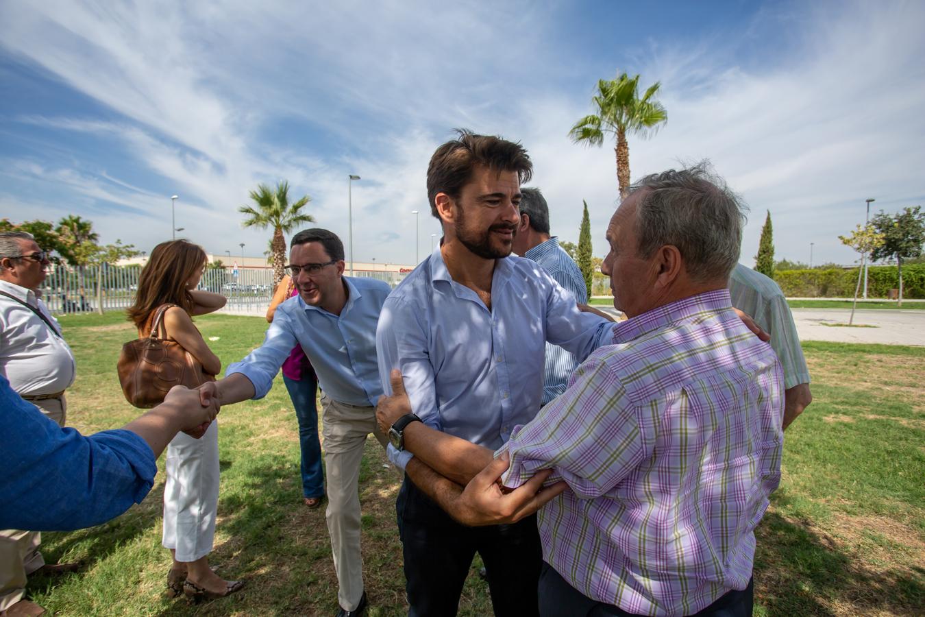En imágenes, la visita del PP al «devastado» auditorio del parque del Higuerón de Sevilla