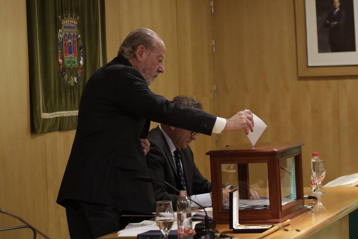 En imágenes, constitución de la Diputación con Villalobos al frente