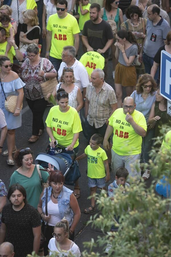 La manifestación contra el ERE en ABB Córdoba, en imágenes