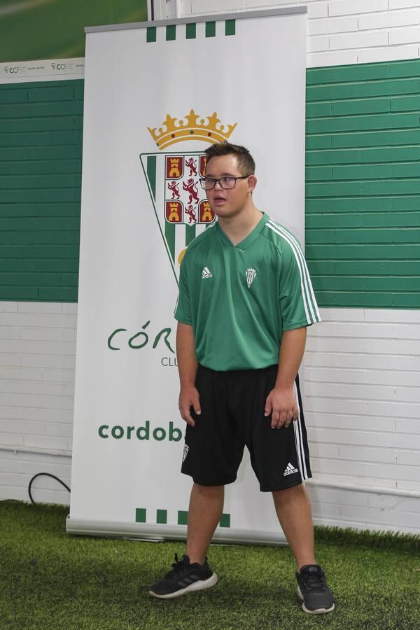 Así es la nueva equipación del Córdoba CF, en imágenes