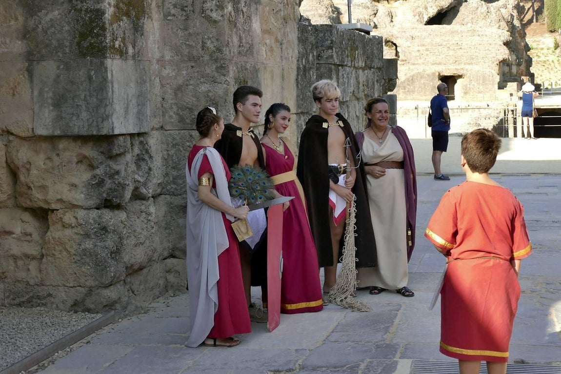 En imágenes, desfile de legionarios por el II Día de la Romanidad en Itálica