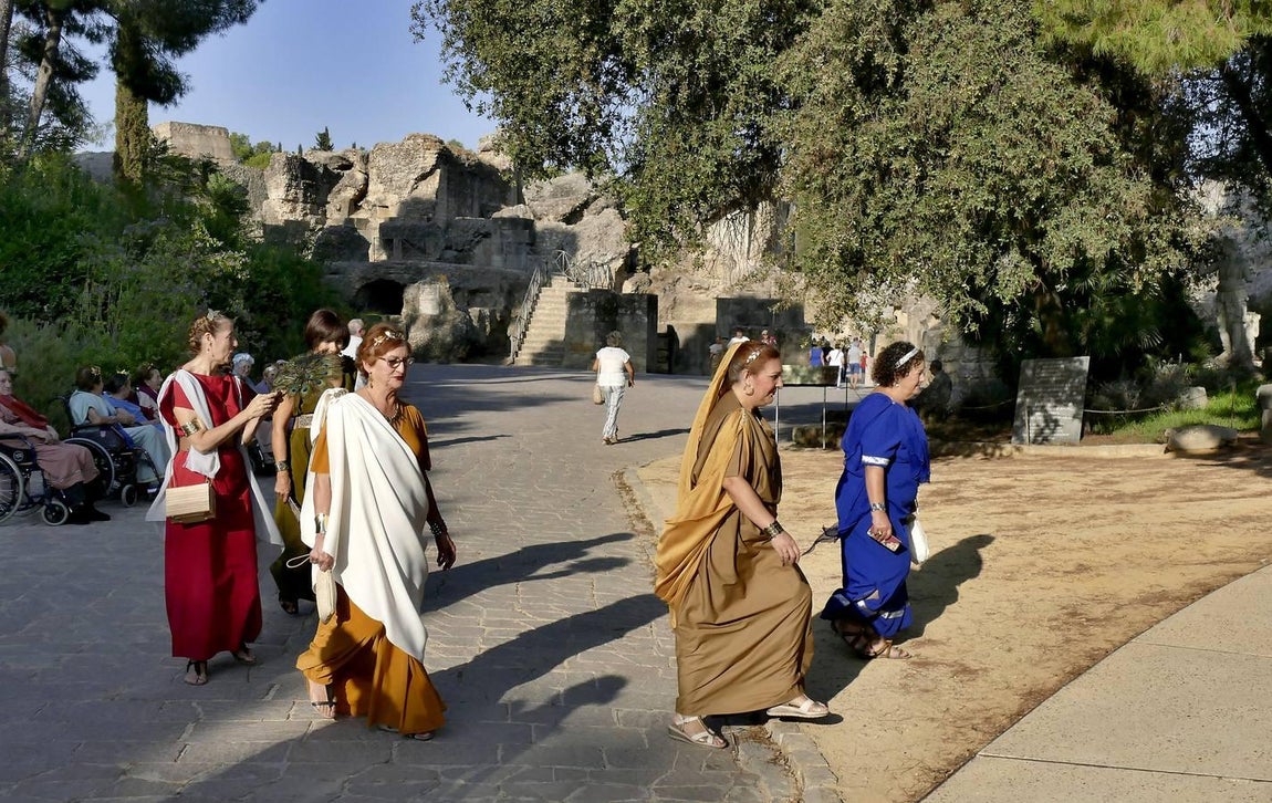 En imágenes, desfile de legionarios por el II Día de la Romanidad en Itálica