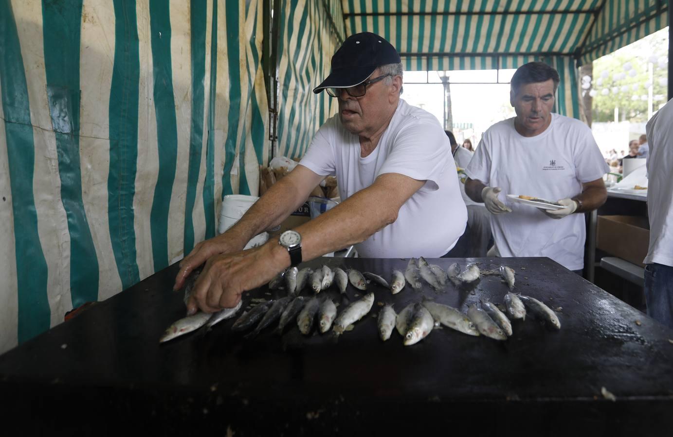 La tradicional «sardiná» de la Velá de la Fuensanta, en imágenes
