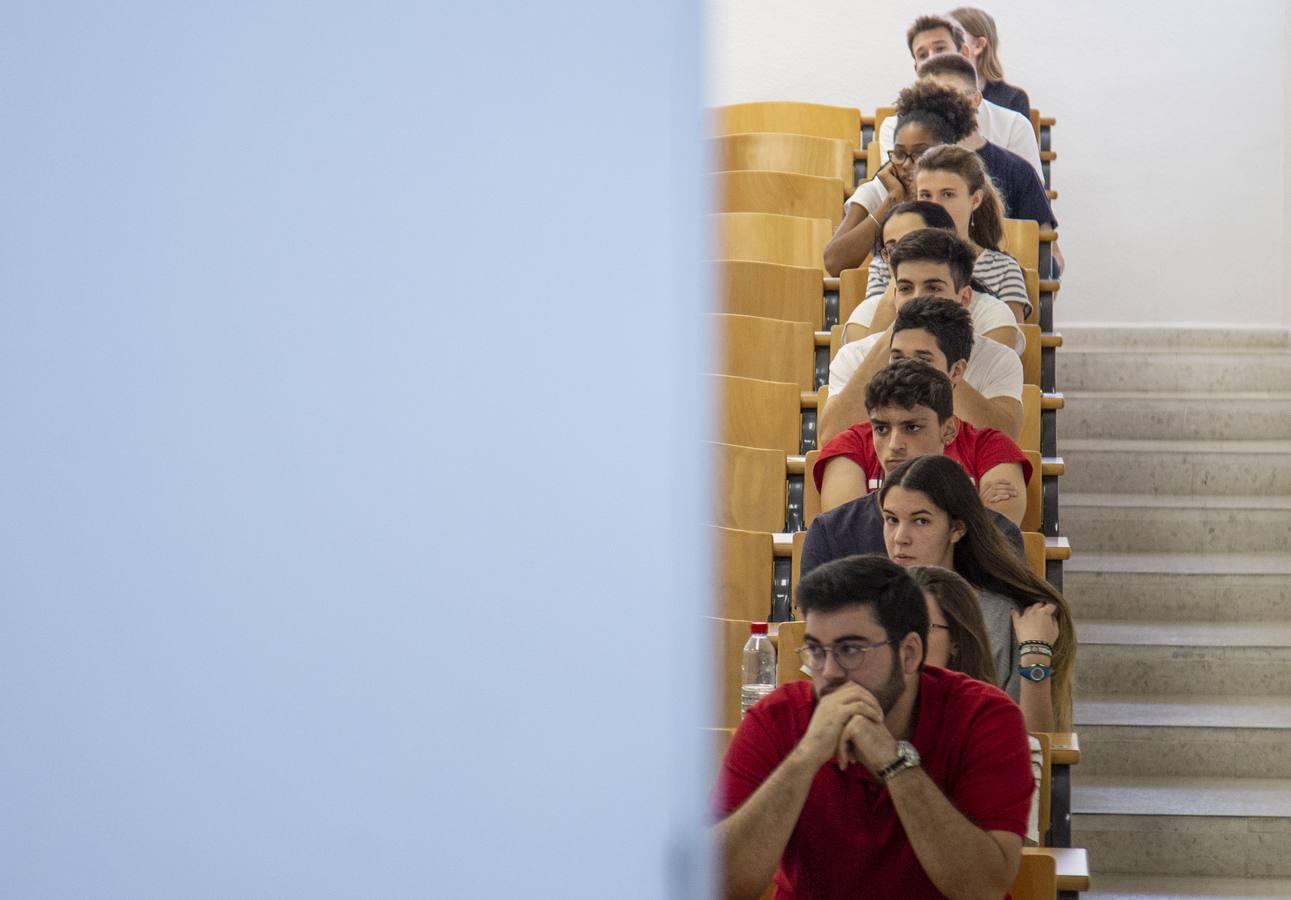 En imágenes, los primeros exámenes de Selectividad de septiembre en Andalucía