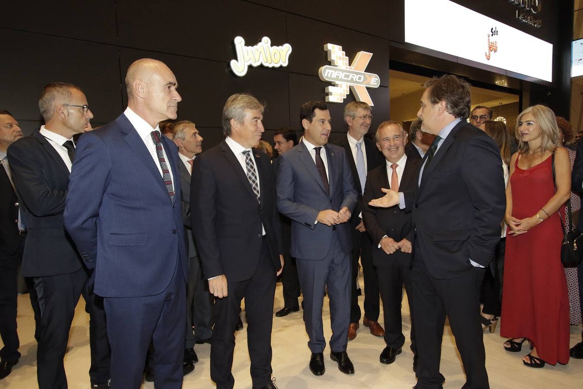 Inauguración del centro comercial Lagoh, en imágenes