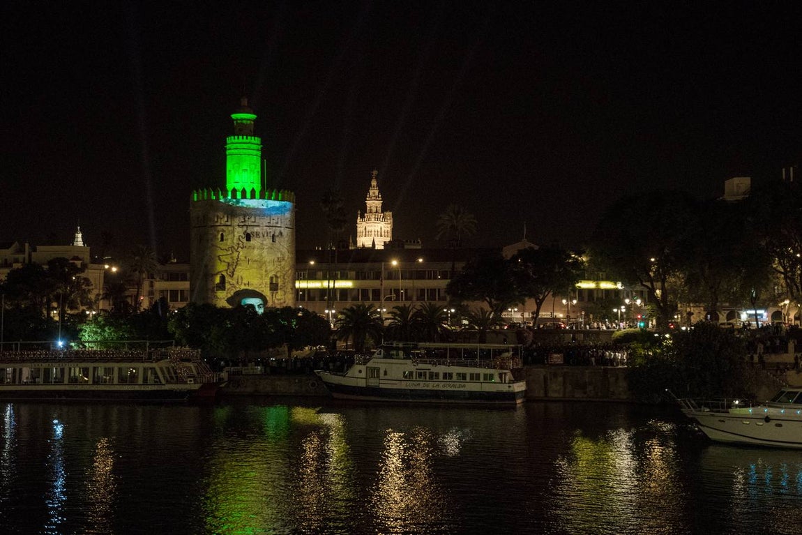 En imágenes, el mapping sobre la Torre del Oro