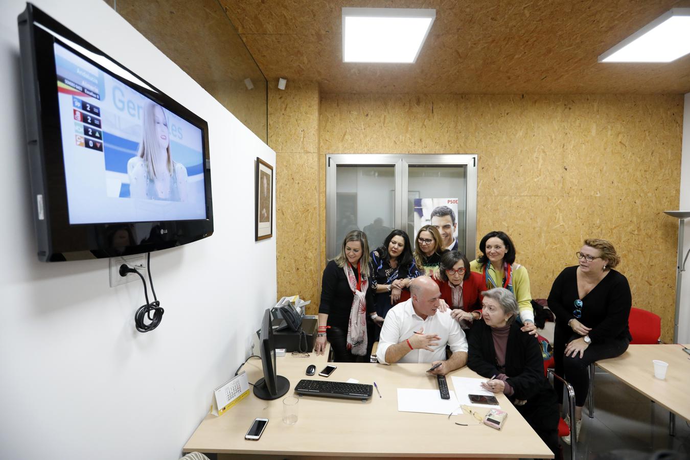 La noche de las elecciones generales en Córdoba para el PSOE, en imágenes