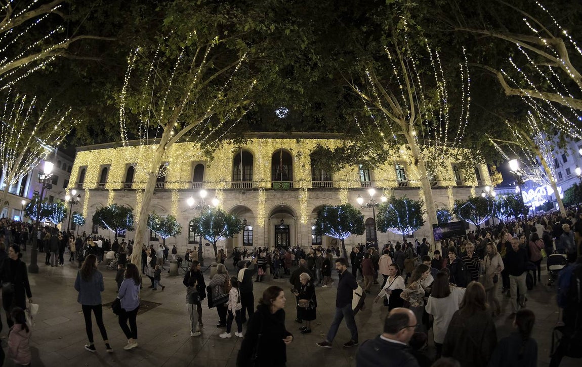 Fotogalería: Sevilla luce ya su alumbrado navideño