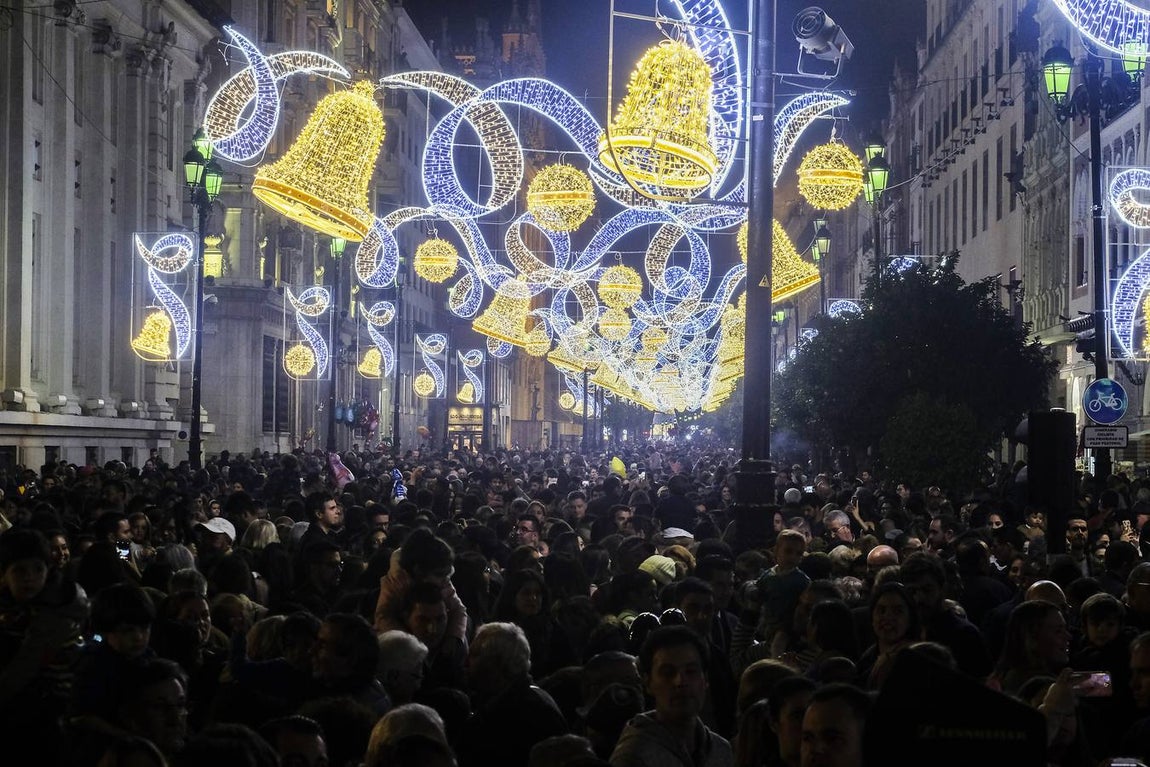 Fotogalería: Sevilla luce ya su alumbrado navideño