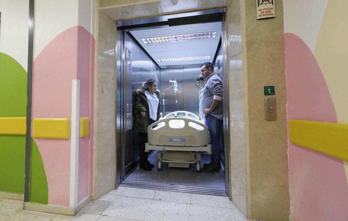 La labor de los expertos del Reina Sofía en cálculo renal en niños, en imágenes