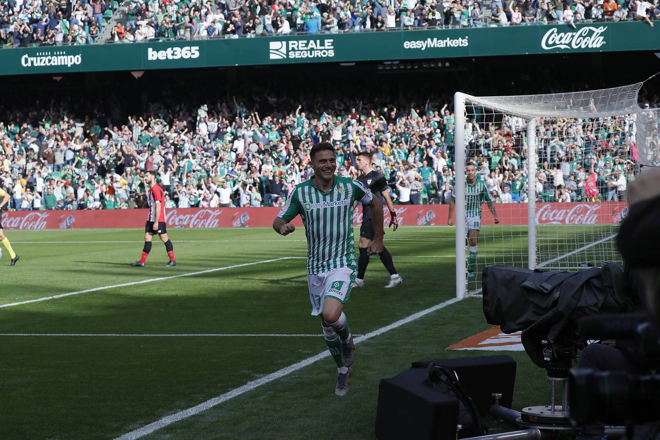 En imágenes, la victoria del Betis frente al Athletic en el Villamarín