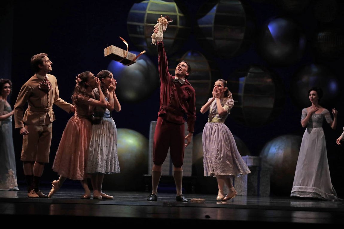 «El Cascanueces» de la Compañía Nacional de Danza, en imágenes