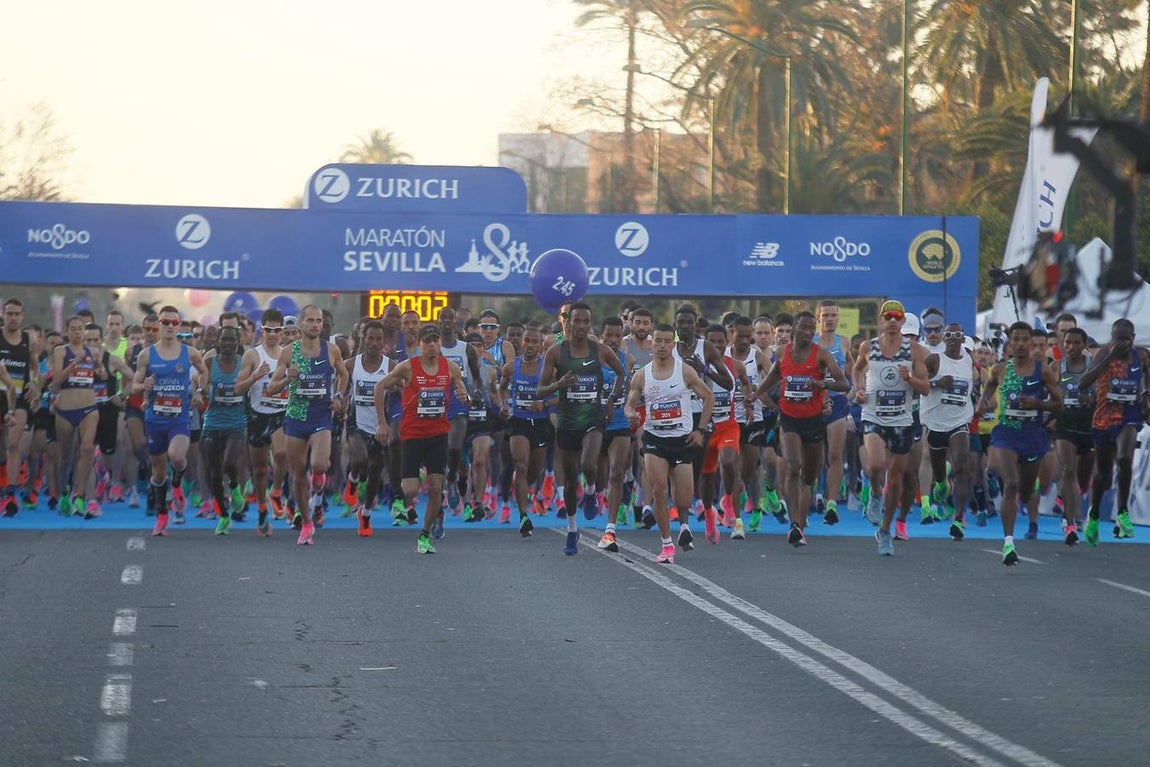 Gran ambiente en la salida del Zurich Maratón Sevilla 2020