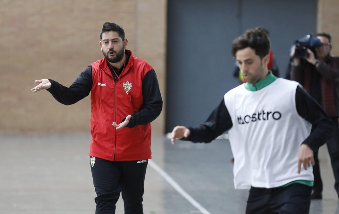El estreno de Josan González en el banquillo del Córdoba Patrimonio, en imágenes