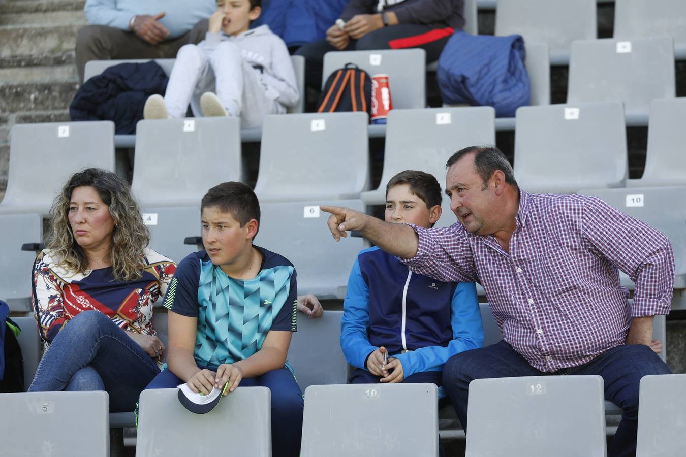 El ambiente en la grada del Córdoba CF-Cartagena, en imágenes