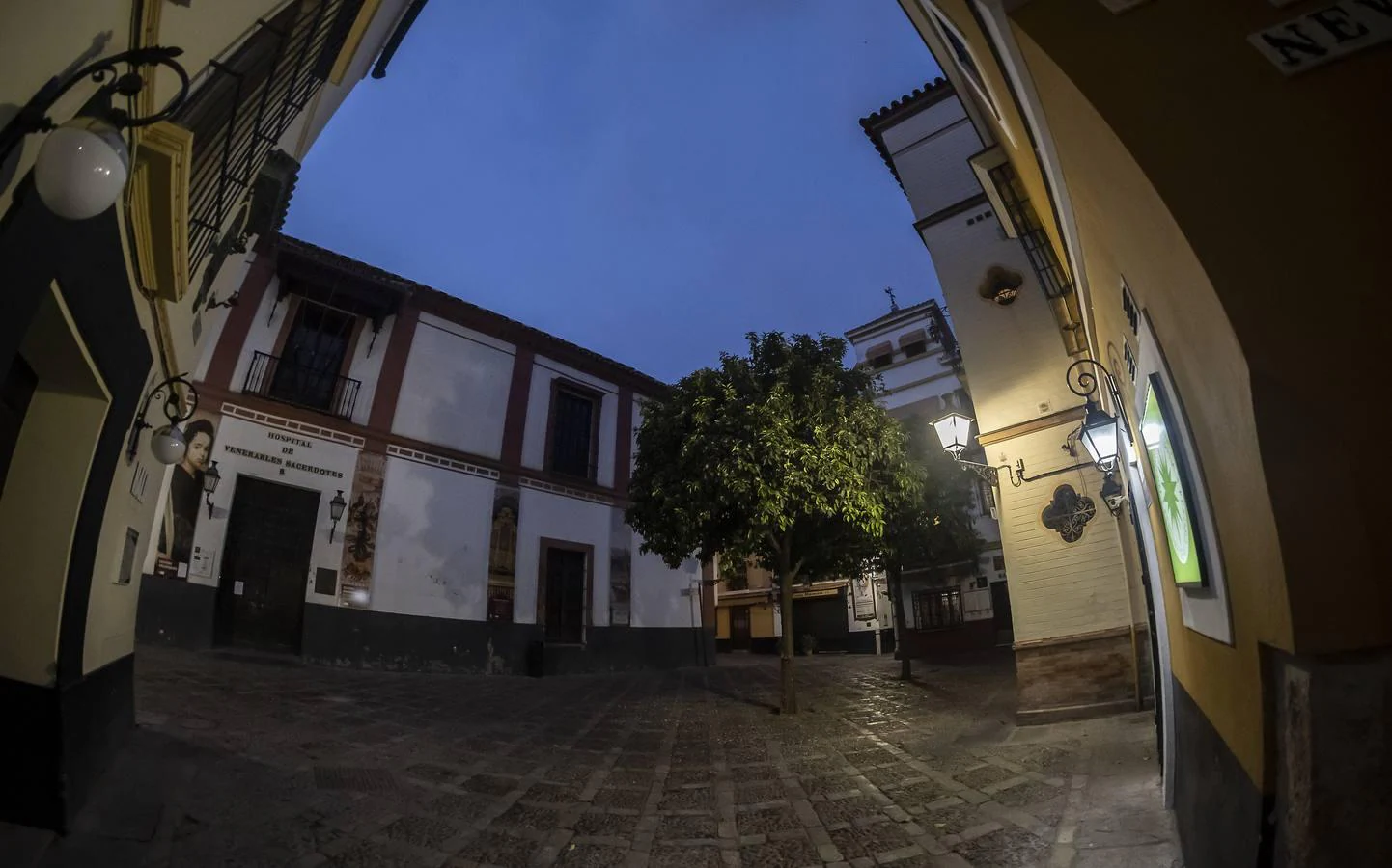 Coronavirus en Sevilla: así luce el barrio de Santa Cruz