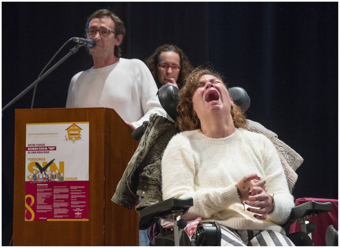 Domingo de Ramos. La Amargura. Desgarrador testimonio de una familia que relata cómo lograron salir del colectivo marginal de personas Sin Hogar, para dar ejemplo de que es posible la integración social de los mismos.