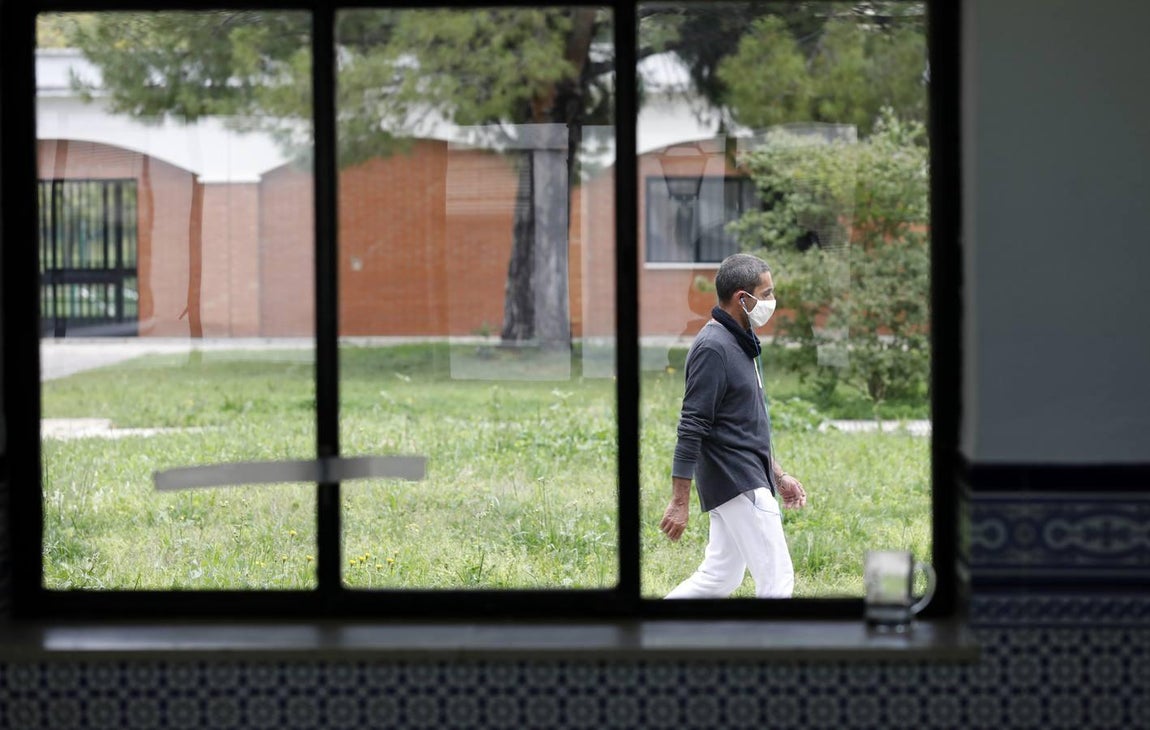 La vida confinada por coronavirus en el Colegio Séneca de Córdoba para los sin techo