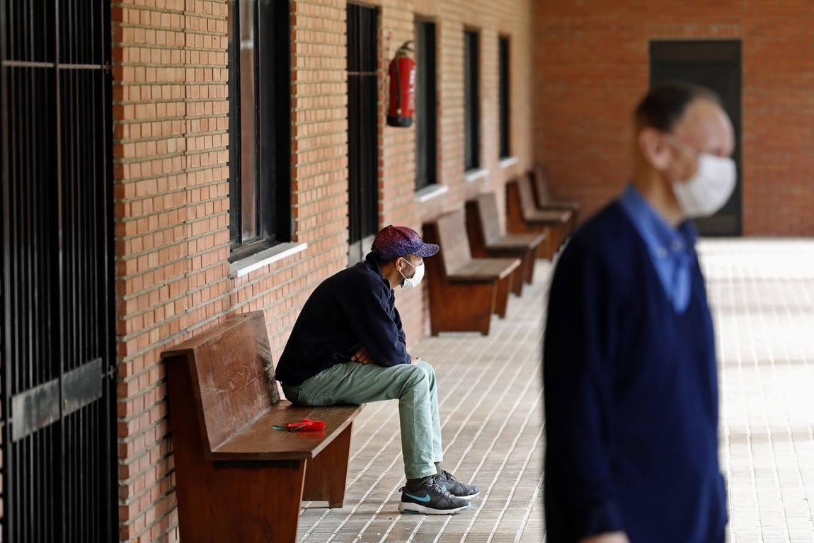 La vida confinada por coronavirus en el Colegio Séneca de Córdoba para los sin techo