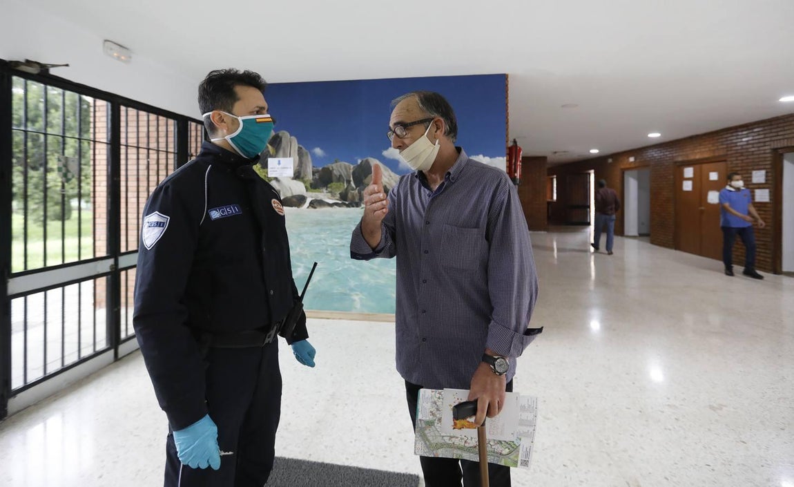 La vida confinada por coronavirus en el Colegio Séneca de Córdoba para los sin techo