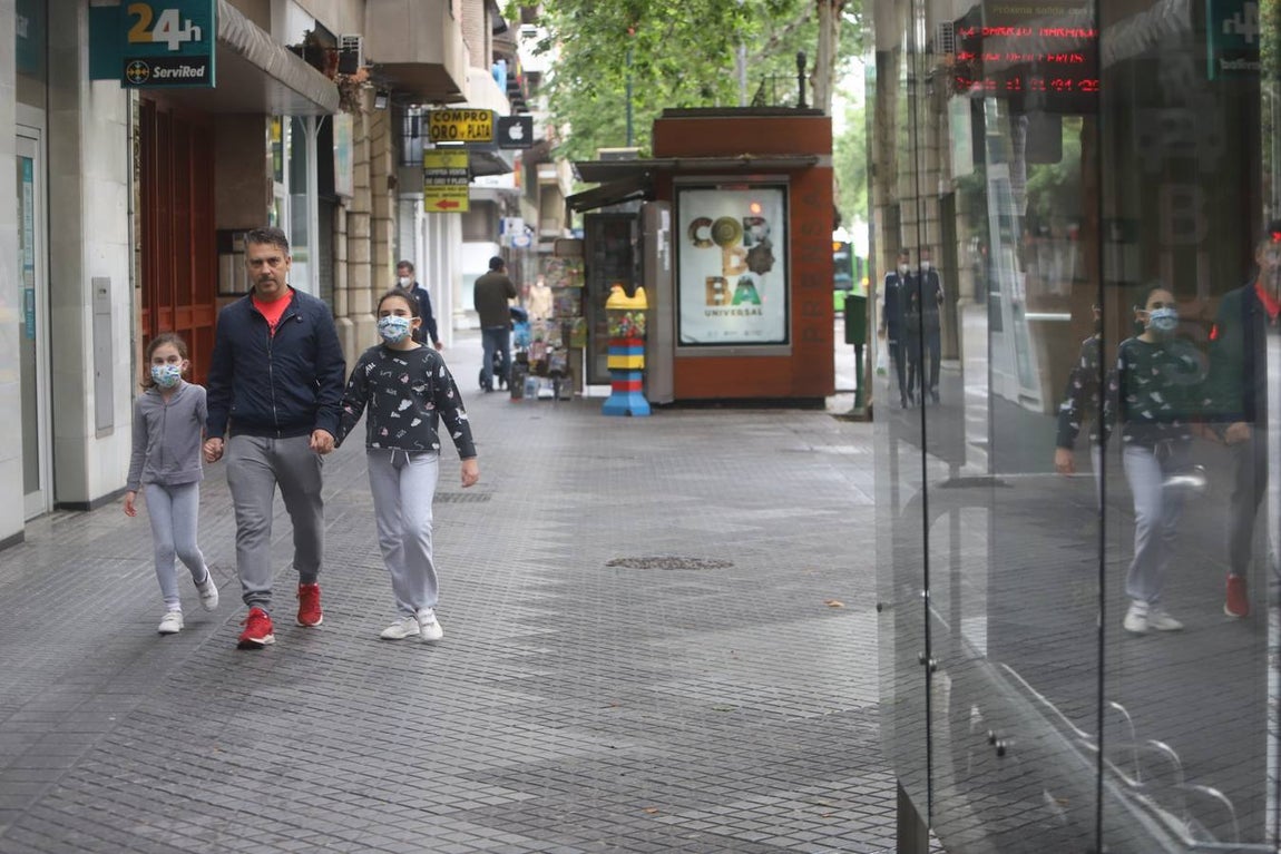 En imágenes, la primera salida de los niños a la calle en Córdoba (II)