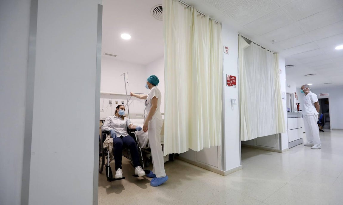 La lucha del Hospital de la Cruz Roja de Córdoba contra el coronavirus, en imágenes