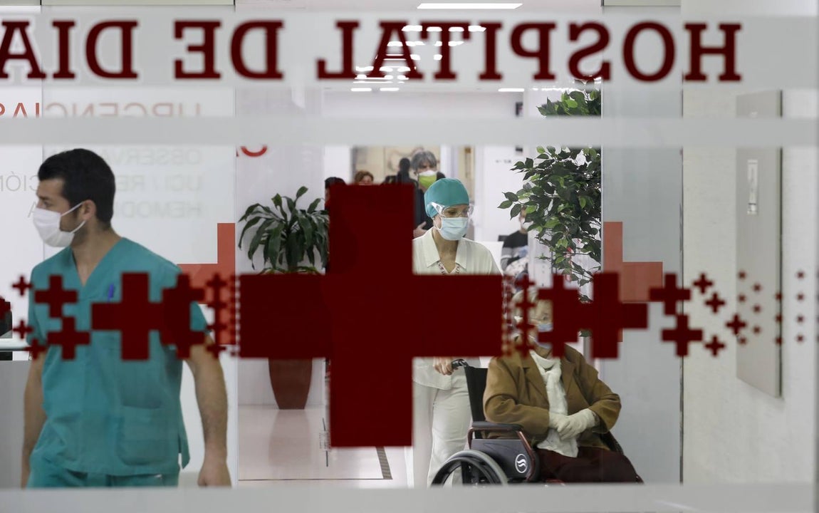 La lucha del Hospital de la Cruz Roja de Córdoba contra el coronavirus, en imágenes