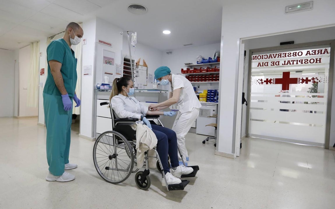 La lucha del Hospital de la Cruz Roja de Córdoba contra el coronavirus, en imágenes