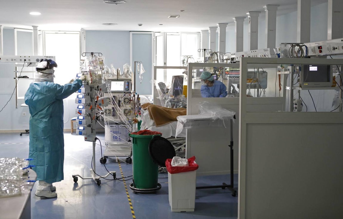 La lucha del Hospital de la Cruz Roja de Córdoba contra el coronavirus, en imágenes