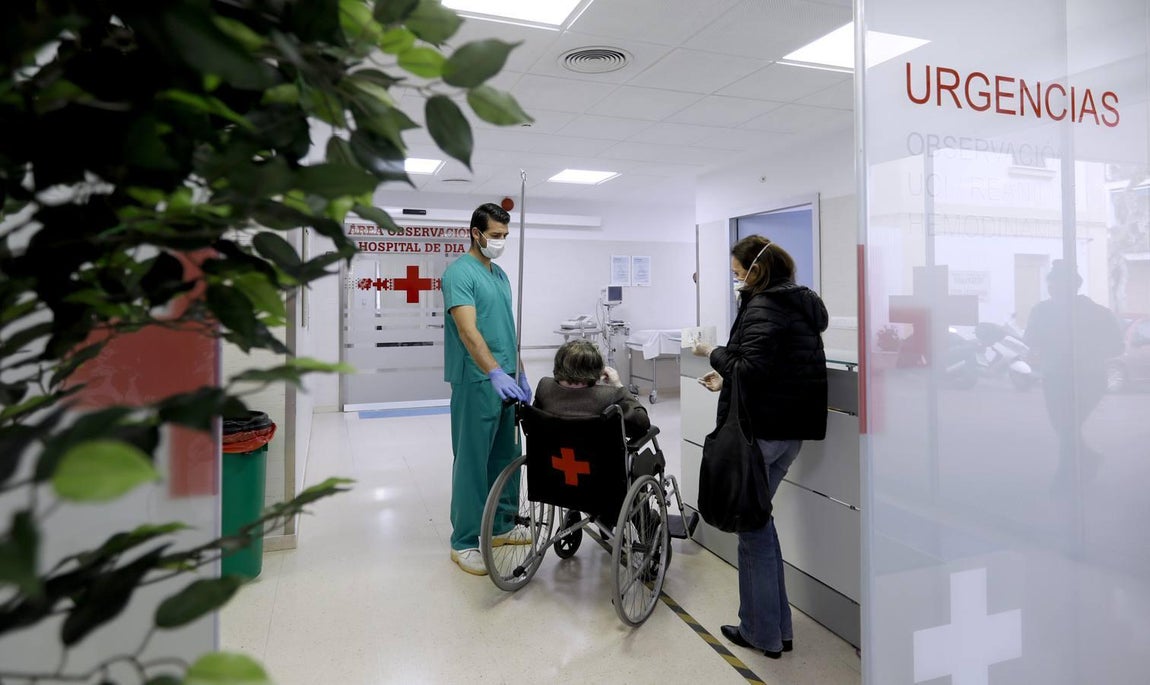 La lucha del Hospital de la Cruz Roja de Córdoba contra el coronavirus, en imágenes
