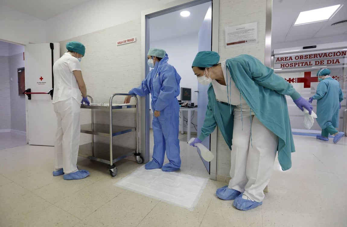 La lucha del Hospital de la Cruz Roja de Córdoba contra el coronavirus, en imágenes