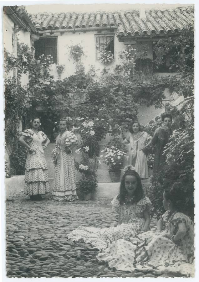Patios de Córdoba | Una mirada en blanco y negro por una belleza centenaria