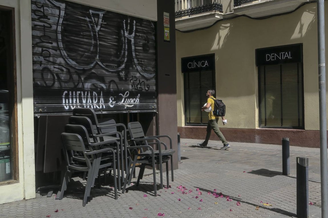 Los primeros comercios sevillanos que inician la desescalada