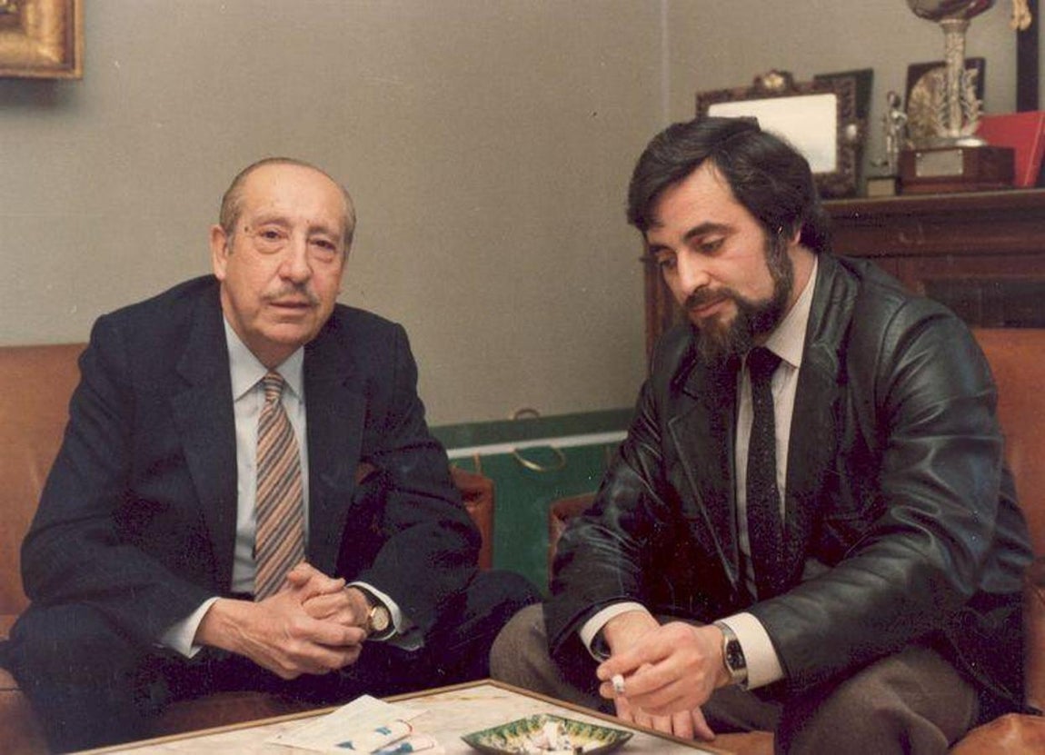 El paso de Julio Anguita por el Ayuntamiento de Córdoba, en imágenes