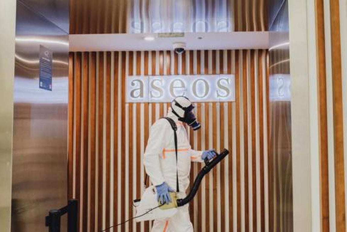 Los centros comerciales de Sevilla, preparados para abrir este lunes