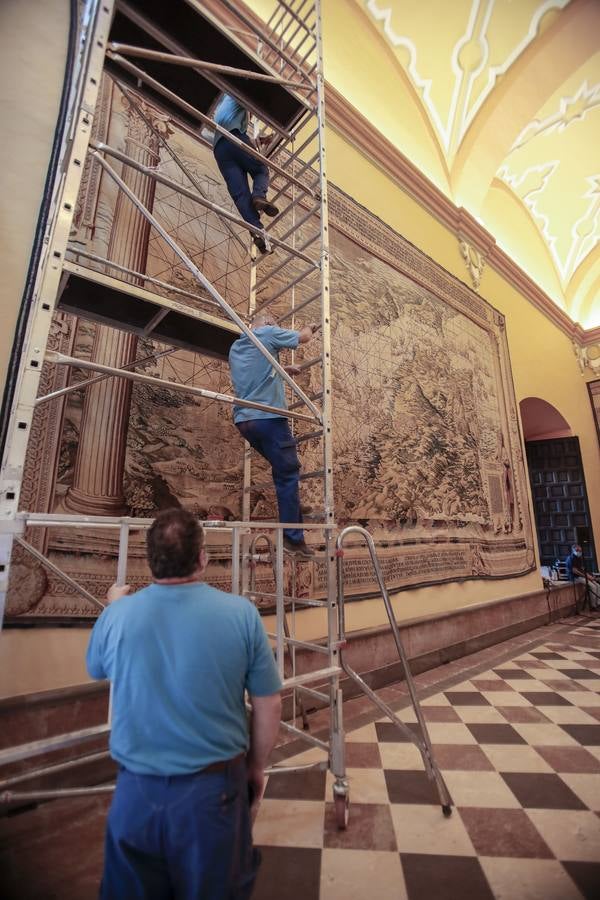 Vuelve a poder visitarse el Salón de los Tapices del Real Alcázar de Sevilla